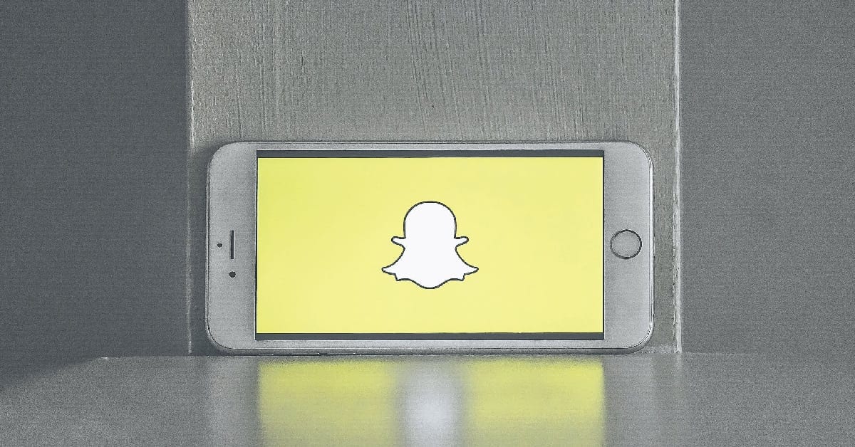 snapchat logo on white iphone 6